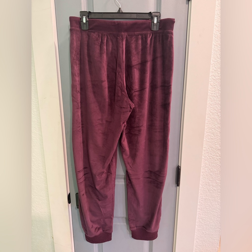 Honeydew Women’s Medium 2pc Magenta Velour Lounge Set - Picture 5 of 7